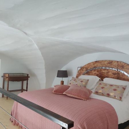Charme Et Authenticite Dans Une Ferme. Lourmarin Buitenkant foto
